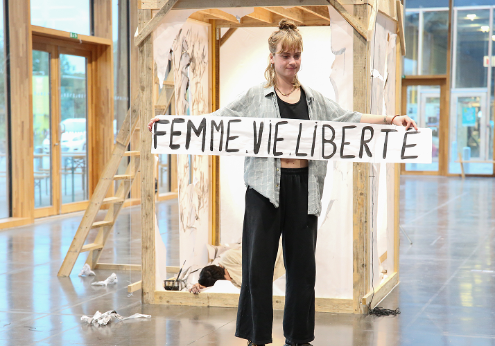Scène du spectacle Olympe — Olympe de Gouges, création 2025